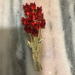Vintage Danbury Mint 1997 Gold Toned Red Rose Bouquet Pin Brooch